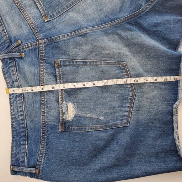 NWT GOOD AMERICAN Bombshell Denim Short Size 24 100%cotton - Picture 12 of 16